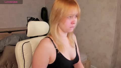 Amy online show from October 14, 2025, 12:00 am