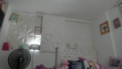 Snapshot of amy_queents chatting on February 9, 2025, 11:15 pm Amy Caroland online show from February 9, 2025, 11:15 pm