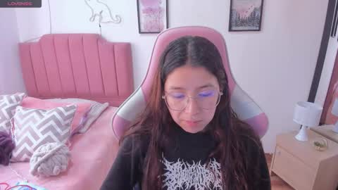 Amy sophia 3 online show from December 3, 2025, 1:31 pm