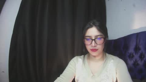 Snapshot of amy_swan09 chatting on February 21, 2025, 5:35 am Amy online show from February 21, 2025, 5:35 am