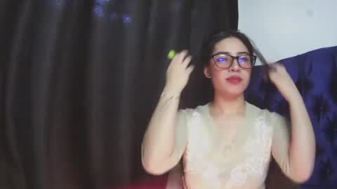 Snapshot of amy_swan09 chatting on February 21, 2025, 11:44 am Amy online show from February 21, 2025, 11:44 am