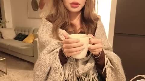 girl next door named Amy online show from January 6, 2026, 7:23 am