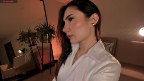 Amy Armstrong online show from December 18, 2024, 11:40 pm