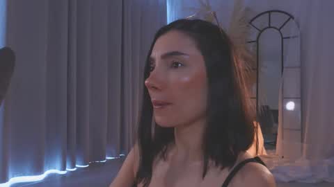 Amy Armstrong online show from November 6, 2025, 8:32 pm