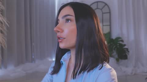 Amy Armstrong online show from November 22, 2025, 10:09 pm