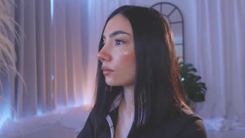 Amy Armstrong online show from November 23, 2025, 2:39 pm