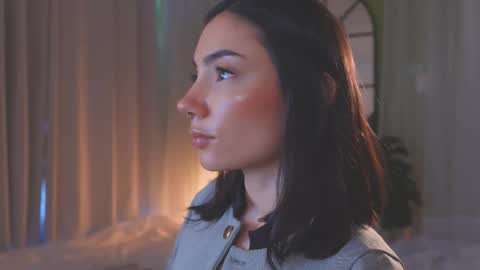 Amy Armstrong online show from November 28, 2025, 8:44 pm