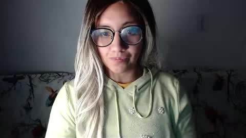 Snapshot of amycosplay99 chatting on January 3, 2025, 10:52 am amycosplay99 online show from January 3, 2025, 10:52 am