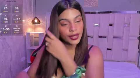 amyevan_ online show from October 22, 2025, 9:47 pm