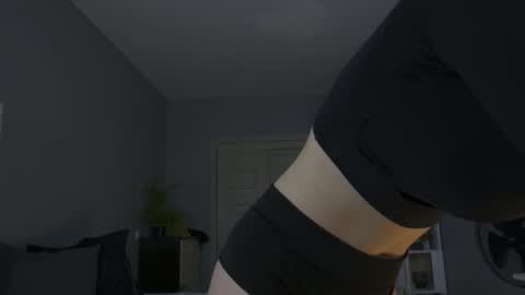 amylanee online show from November 23, 2025, 8:36 am