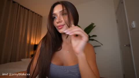 amylure online show from June 11, 2026, 1:42 pm