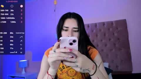 Amy ... Nice to meet u   thumb up me please its important online show from March 3, 2025, 4:58 am