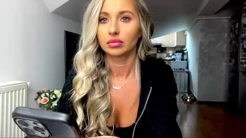 amyroberta92 online show from January 13, 2025, 10:03 am