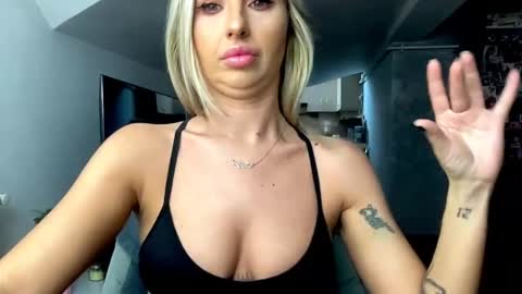 amyroberta92 online show from November 21, 2025, 7:51 am