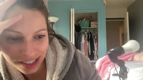 Amy Smilez online show from January 2, 2025, 8:02 pm