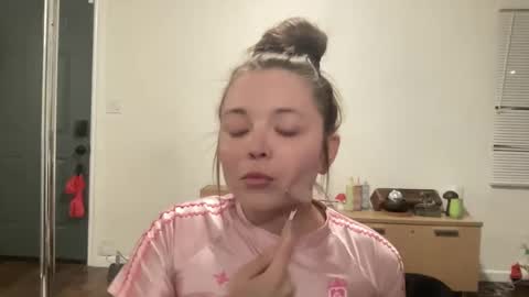 Amy Thrill online show from September 9, 2025, 5:18 am