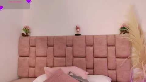 Snapshot of amyvegaa_ chatting on December 18, 2025, 1:17 pm amyvegaa_ online show from December 18, 2025, 1:17 pm