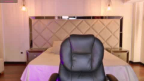 AMY WALKER online show from March 6, 2025, 10:09 am