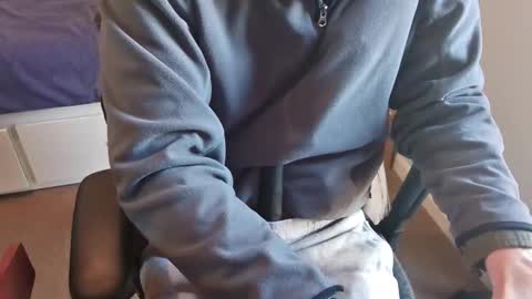 A online show from November 25, 2025, 12:49 pm