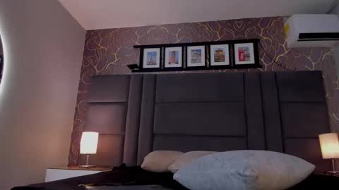 Ana  online show from February 14, 2025, 2:44 pm