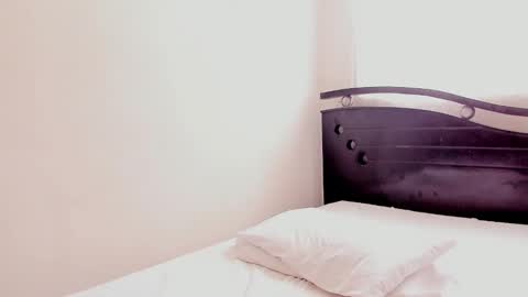 Snapshot of ana_castilo chatting on December 19, 2024, 2:57 pm Ana  IG an castillo 1 online show from December 19, 2024, 2:57 pm