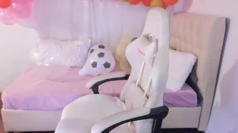 Im anna but you can call me as you want online show from March 7, 2025, 2:15 am