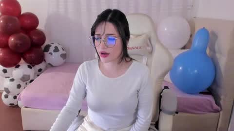 Im anna but you can call me as you want online show from September 18, 2025, 9:17 pm