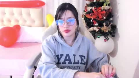 Im anna but you can call me as you want online show from November 28, 2025, 10:34 pm