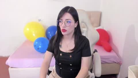 Snapshot of ana_ruuh chatting on April 24, 2026, 8:33 pm Im anna but you can call me as you want online show from April 24, 2026, 8:33 pm