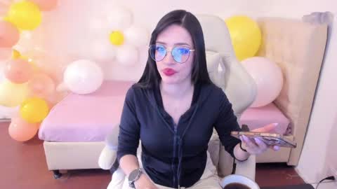 Snapshot of ana_ruuh chatting on May 18, 2026, 9:42 pm Im anna but you can call me as you want online show from May 18, 2026, 9:42 pm