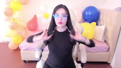 Snapshot of ana_ruuh chatting on May 21, 2026, 10:39 pm Im anna but you can call me as you want online show from May 21, 2026, 10:39 pm