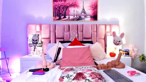 anaa_bellaa online show from October 28, 2025, 1:03 pm