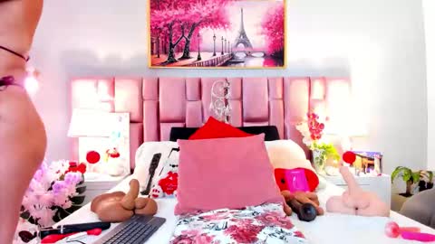 Snapshot of anaa_bellaa chatting on February 4, 2026, 12:33 pm anaa_bellaa online show from February 4, 2026, 12:33 pm