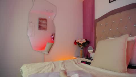 Ana Moon  online show from April 17, 2026, 4:37 am