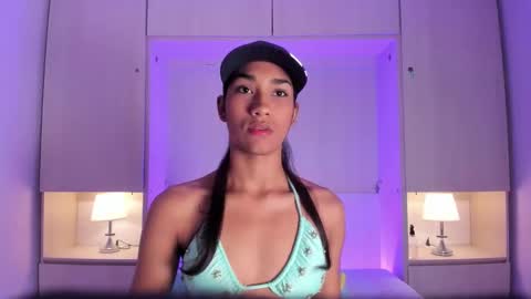 anaacollins_ online show from February 20, 2026, 11:32 am