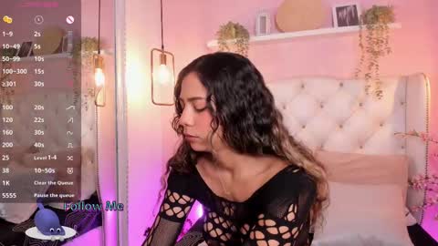 Ana  online show from September 26, 2025, 8:02 pm