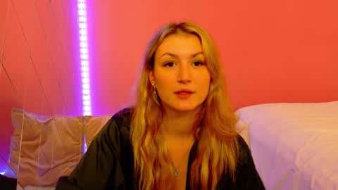 anaayss online show from December 1, 2025, 5:45 am