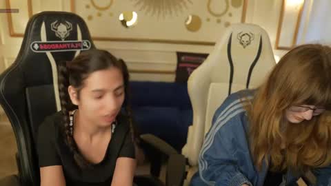 Sweet girls online show from June 6, 2026, 10:42 am
