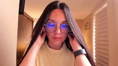 Anabel online show from March 10, 2025, 6:12 pm