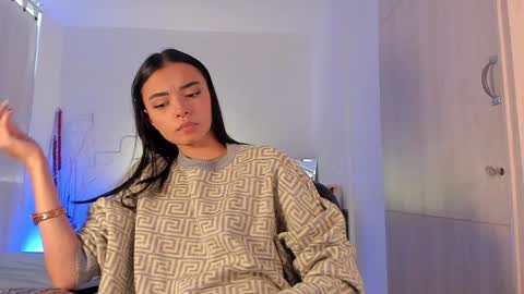 ANABEL WOLF  online show from February 4, 2025, 7:55 pm