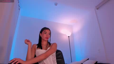 ANABEL WOLF  online show from March 10, 2025, 11:49 pm