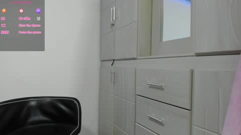 Snapshot of anahi_cruz77 chatting on January 22, 2025, 12:17 pm Ana  online show from January 22, 2025, 12:17 pm