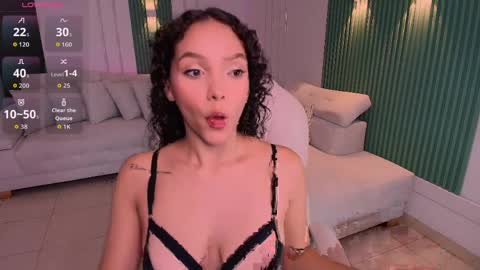Snapshot of anahi_curlie1 chatting on April 9, 2026, 3:17 am Anahi Curlie online show from April 9, 2026, 3:17 am