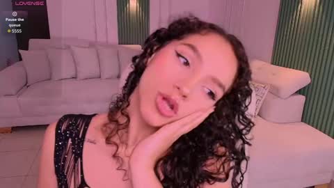 Snapshot of anahi_curlie1 chatting on April 11, 2026, 3:22 am Anahi Curlie online show from April 11, 2026, 3:22 am