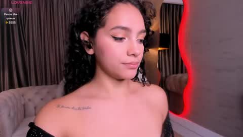 Snapshot of anahi_curlie1 chatting on April 25, 2026, 11:13 am Anahi Curlie online show from April 25, 2026, 11:13 am