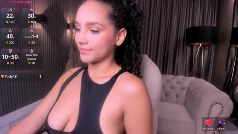 Snapshot of anahi_curlie1 chatting on May 6, 2026, 11:04 am Anahi Curlie online show from May 6, 2026, 11:04 am