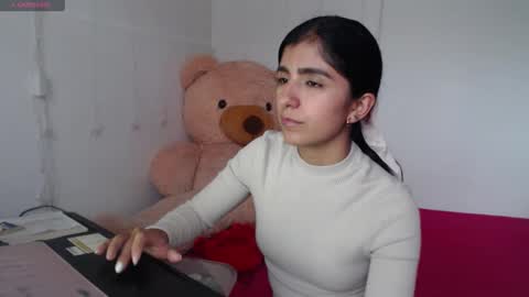 Snapshot of anahibrowns95 chatting on January 7, 2026, 6:54 pm Anahi Browns online show from January 7, 2026, 6:54 pm