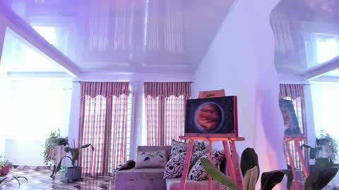 Mariana  online show from January 18, 2025, 5:04 pm