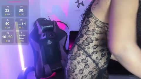      help me to get 100 thumps up  online show from September 28, 2025, 11:43 pm