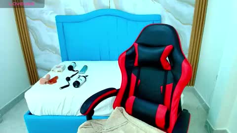 A N A P A U L A online show from September 9, 2025, 1:27 am